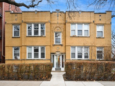 3702 W Cornelia Avenue 1 Chicago IL 60618