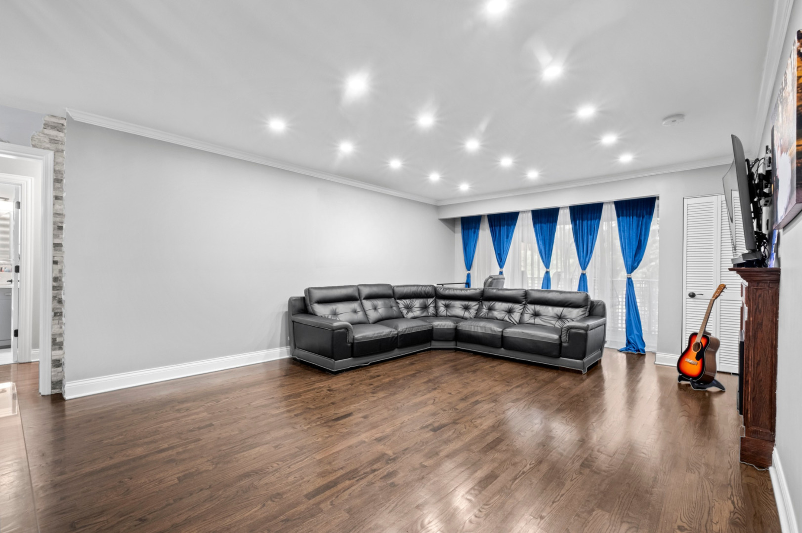 5450 Astor Lane 216