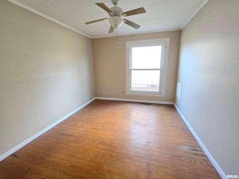 Tiny photo for 900 S 16TH Street, Herrin, IL 62948 (MLS # EB460478)