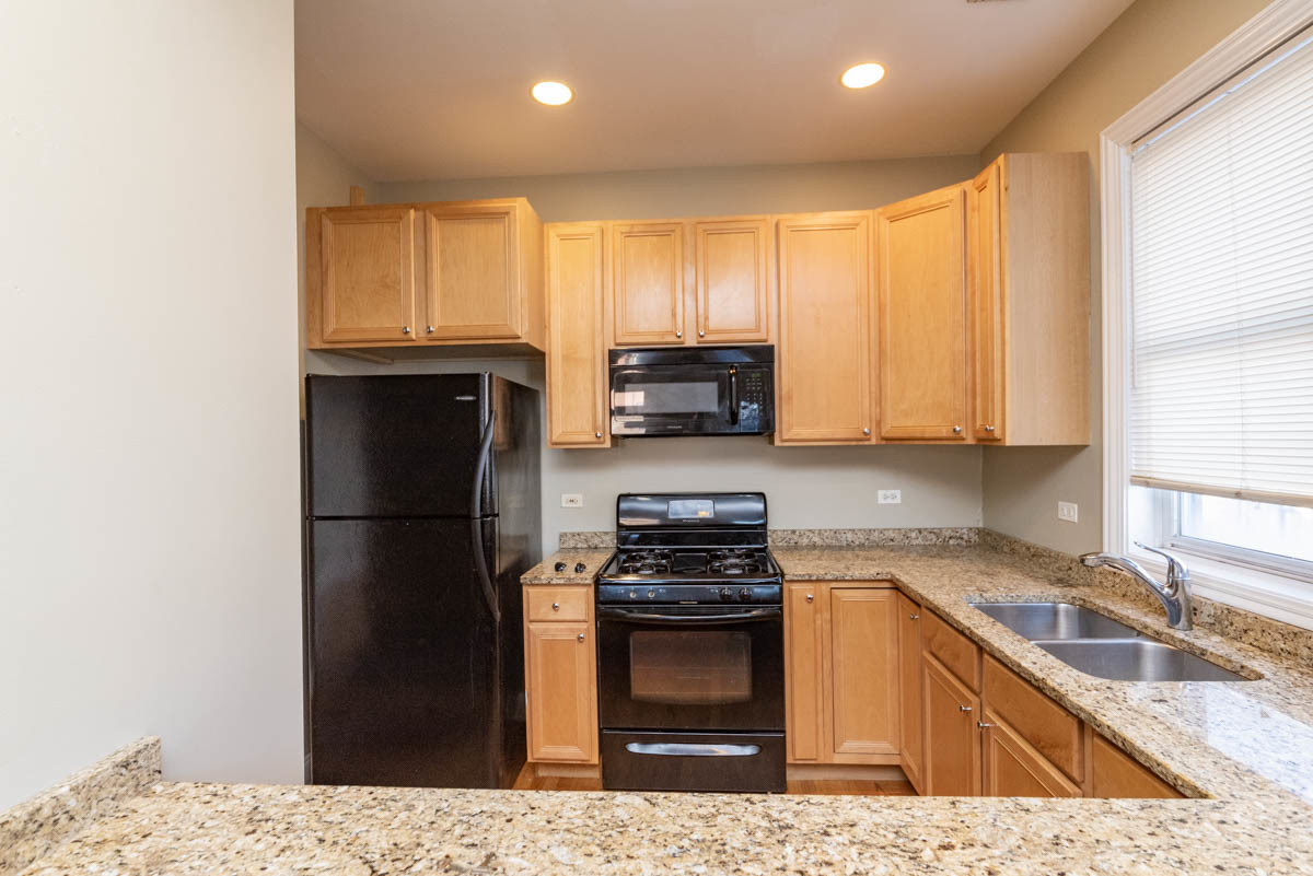 1960 N DAMEN Avenue 3