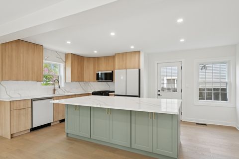 Tiny photo for 1929 S Ashland Avenue, Park Ridge, IL 60068 (MLS # 12463404)