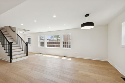 Tiny photo for 1929 S Ashland Avenue, Park Ridge, IL 60068 (MLS # 12463404)