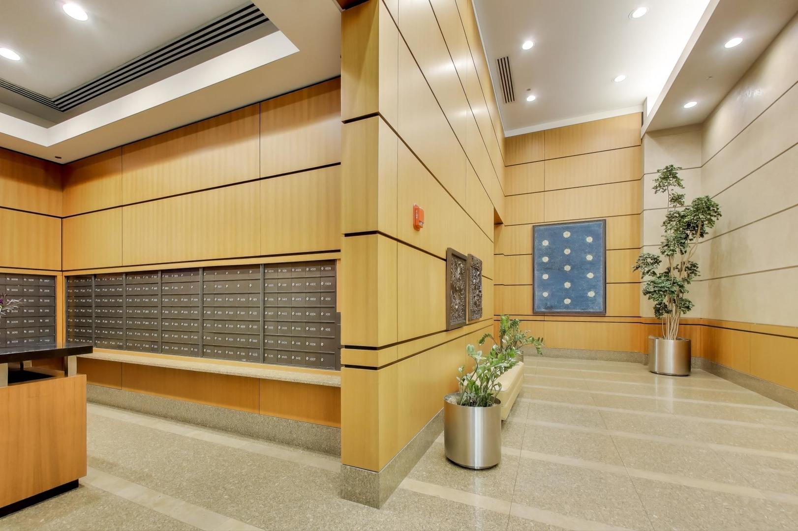 400 N LaSalle Drive 1211