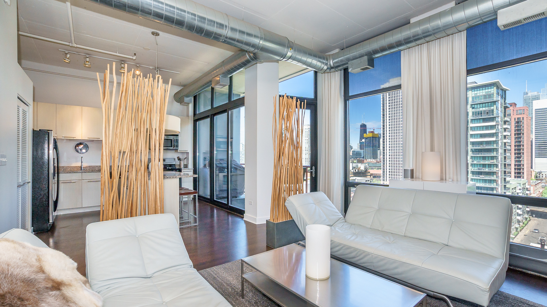 740 W Fulton Street 1111
