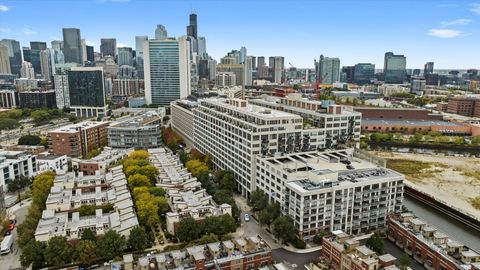 Tiny photo for 900 N Kingsbury Street #718, Chicago, IL 60610 (MLS # 12500444)