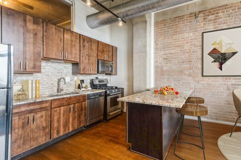 Tiny photo for 900 N Kingsbury Street #718, Chicago, IL 60610 (MLS # 12500444)