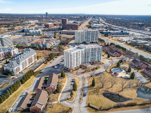 Tiny photo for 40 N Tower Road #2F, Oak Brook, IL 60523 (MLS # 12566384)