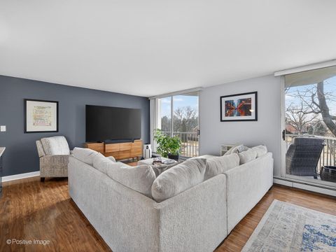 Tiny photo for 40 N Tower Road #2F, Oak Brook, IL 60523 (MLS # 12566384)