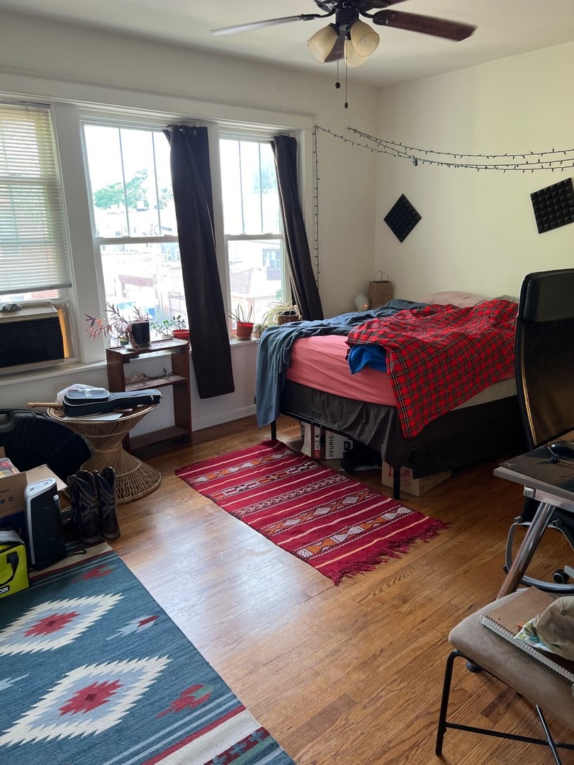 3840 W ROSCOE Street 2