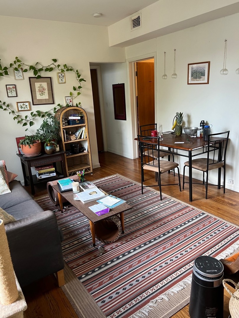 3840 W ROSCOE Street 2