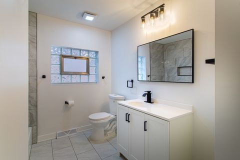 Tiny photo for 9558 S Sacramento Avenue, Evergreen Park, IL 60805 (MLS # 12560874)