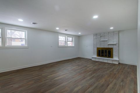 Tiny photo for 9558 S Sacramento Avenue, Evergreen Park, IL 60805 (MLS # 12560874)