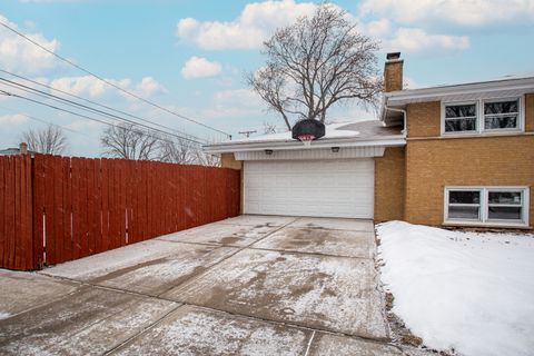 Tiny photo for 9558 S Sacramento Avenue, Evergreen Park, IL 60805 (MLS # 12560874)