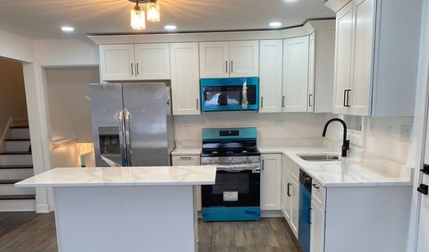 Tiny photo for 9558 S Sacramento Avenue, Evergreen Park, IL 60805 (MLS # 12560874)