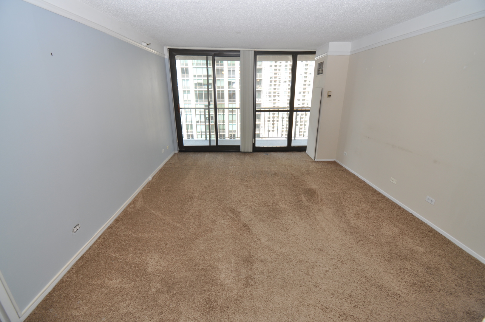 10 E Ontario Street 2702