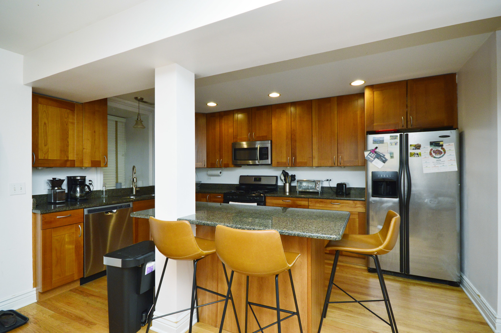 2554 W Augusta Boulevard 1