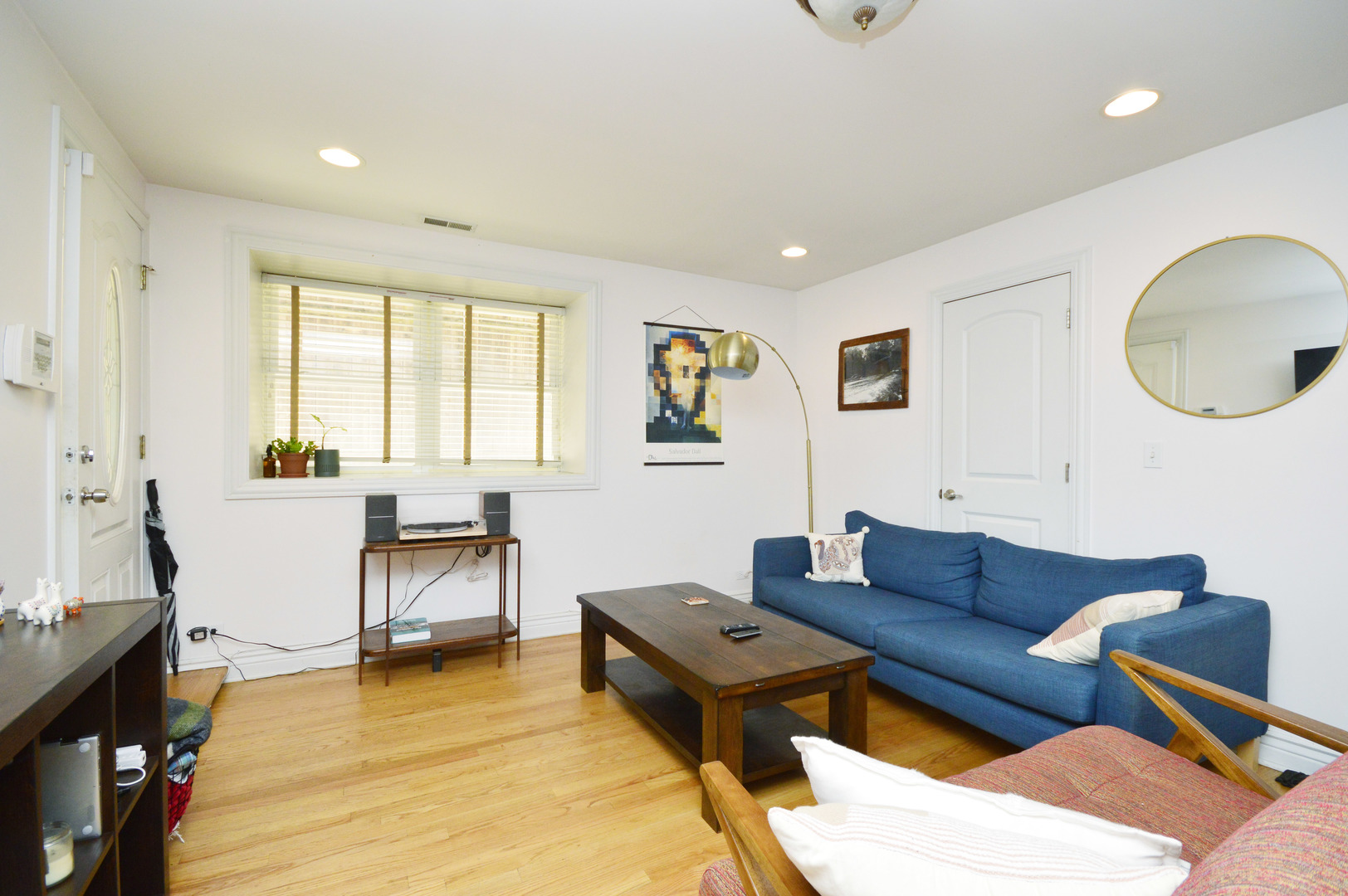 2554 W Augusta Boulevard 1