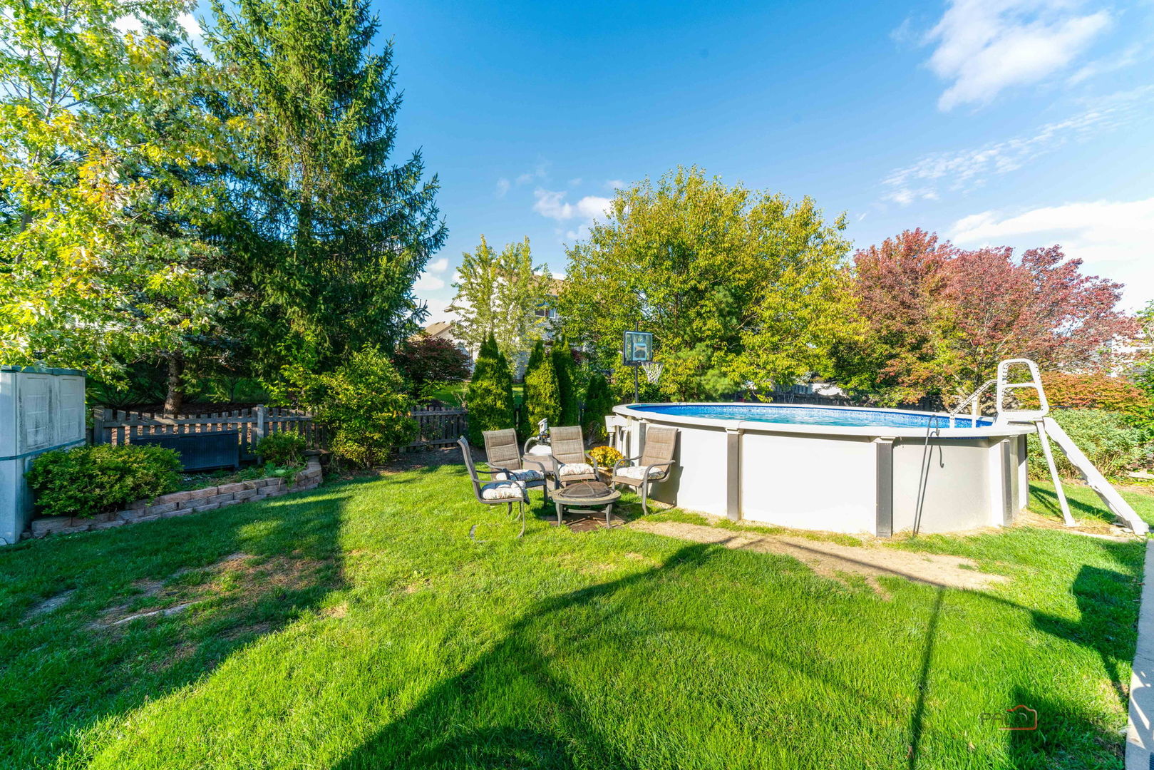 2244 N Canterbury Lane