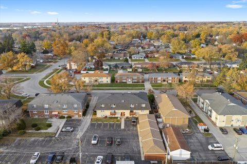 Tiny photo for 609 E 3rd Street #5, Lockport, IL 60441 (MLS # 12541497)