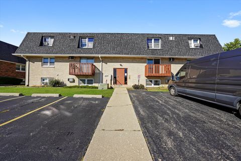 Tiny photo for 609 E 3rd Street #5, Lockport, IL 60441 (MLS # 12541497)