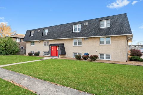 Tiny photo for 609 E 3rd Street #5, Lockport, IL 60441 (MLS # 12541497)