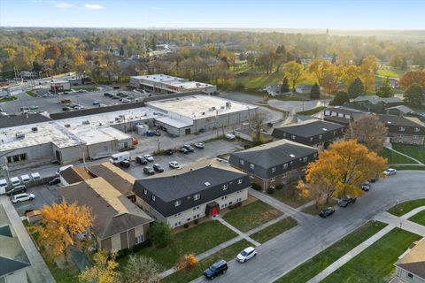 Tiny photo for 609 E 3rd Street #5, Lockport, IL 60441 (MLS # 12541497)