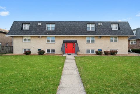 Tiny photo for 609 E 3rd Street #5, Lockport, IL 60441 (MLS # 12541497)