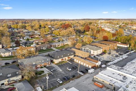 Tiny photo for 609 E 3rd Street #5, Lockport, IL 60441 (MLS # 12541497)