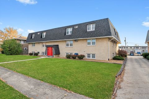 Tiny photo for 609 E 3rd Street #5, Lockport, IL 60441 (MLS # 12541497)