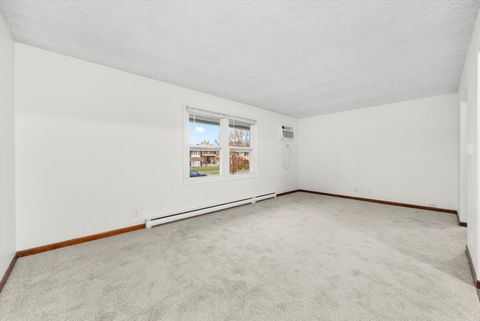 Tiny photo for 609 E 3rd Street #5, Lockport, IL 60441 (MLS # 12541497)