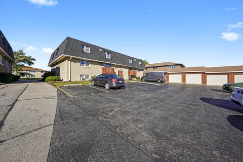 Tiny photo for 609 E 3rd Street #5, Lockport, IL 60441 (MLS # 12541497)