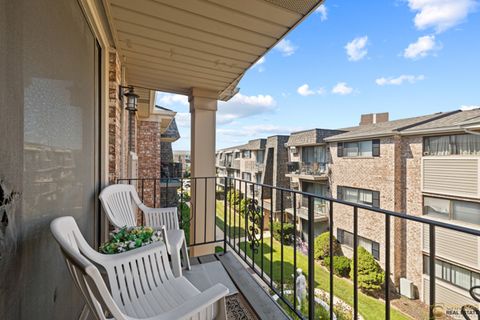 Tiny photo for 5323 N Delphia Avenue #323W, Chicago, IL 60656 (MLS # 12509517)