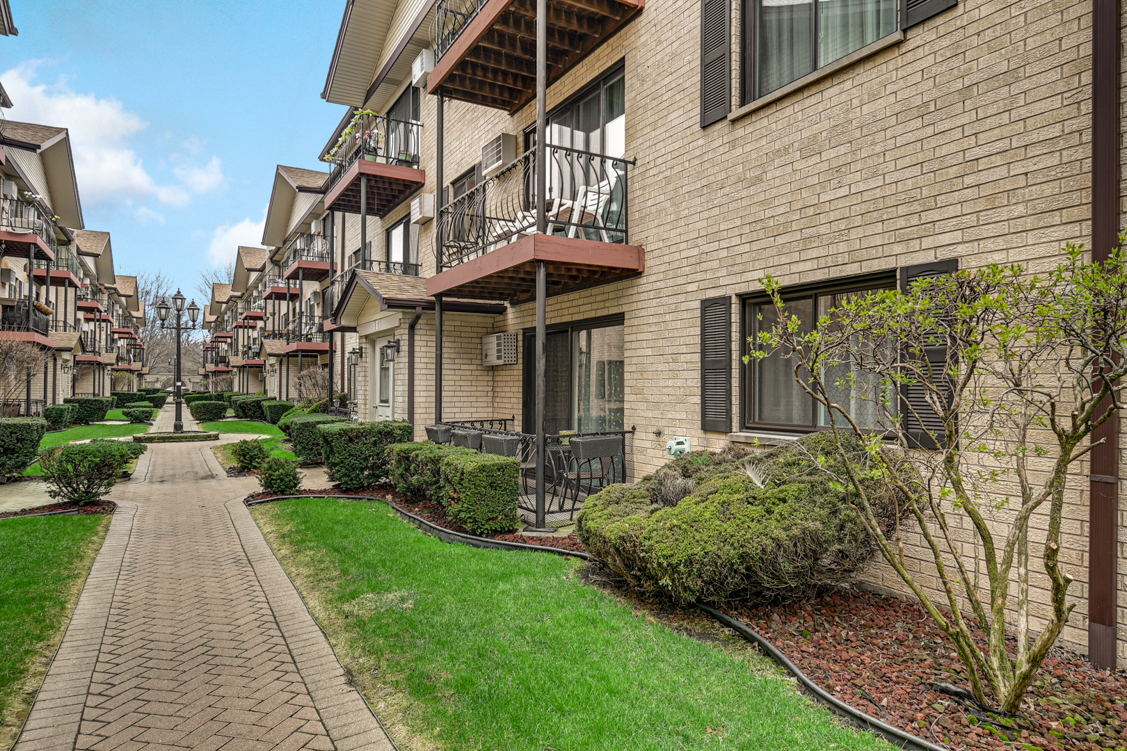 5159 N East River Road 110E