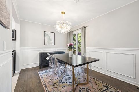 Tiny photo for 1955 Tanglewood Drive #H, Glenview, IL 60025 (MLS # 12575215)