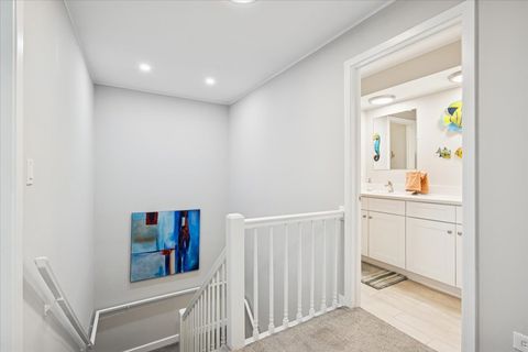 Tiny photo for 1955 Tanglewood Drive #H, Glenview, IL 60025 (MLS # 12575215)