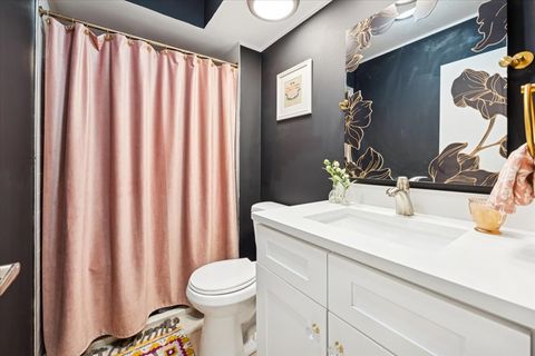 Tiny photo for 1955 Tanglewood Drive #H, Glenview, IL 60025 (MLS # 12575215)