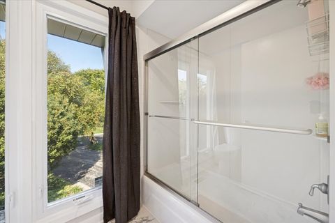 Tiny photo for 1955 Tanglewood Drive #H, Glenview, IL 60025 (MLS # 12575215)