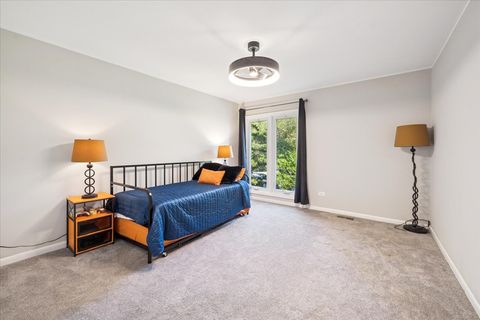 Tiny photo for 1955 Tanglewood Drive #H, Glenview, IL 60025 (MLS # 12575215)