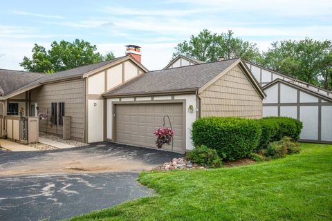Photo of 1305 Kingsridge Court, Normal, IL 61761 (MLS # 12675378)