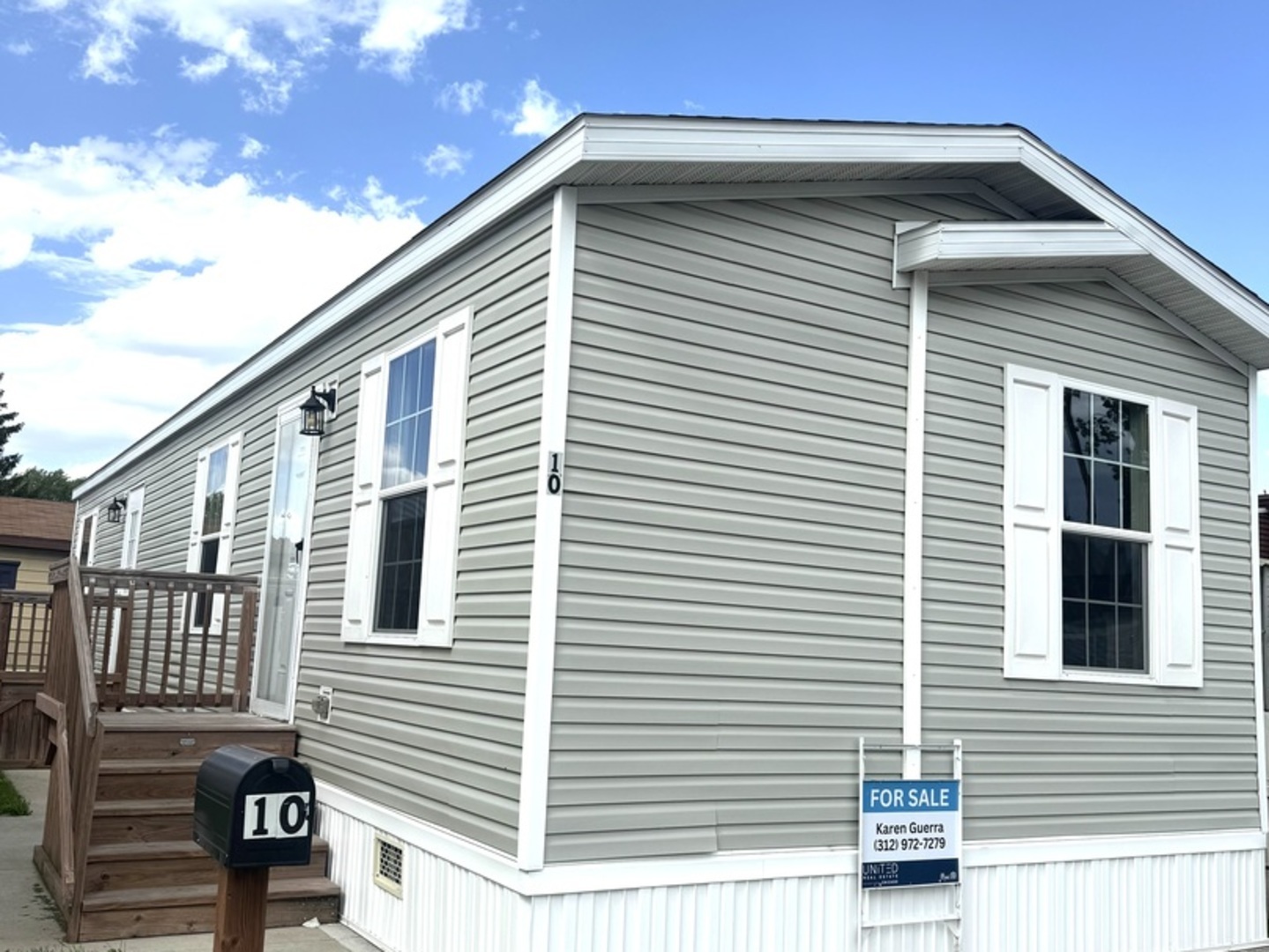 10 Cedar Street