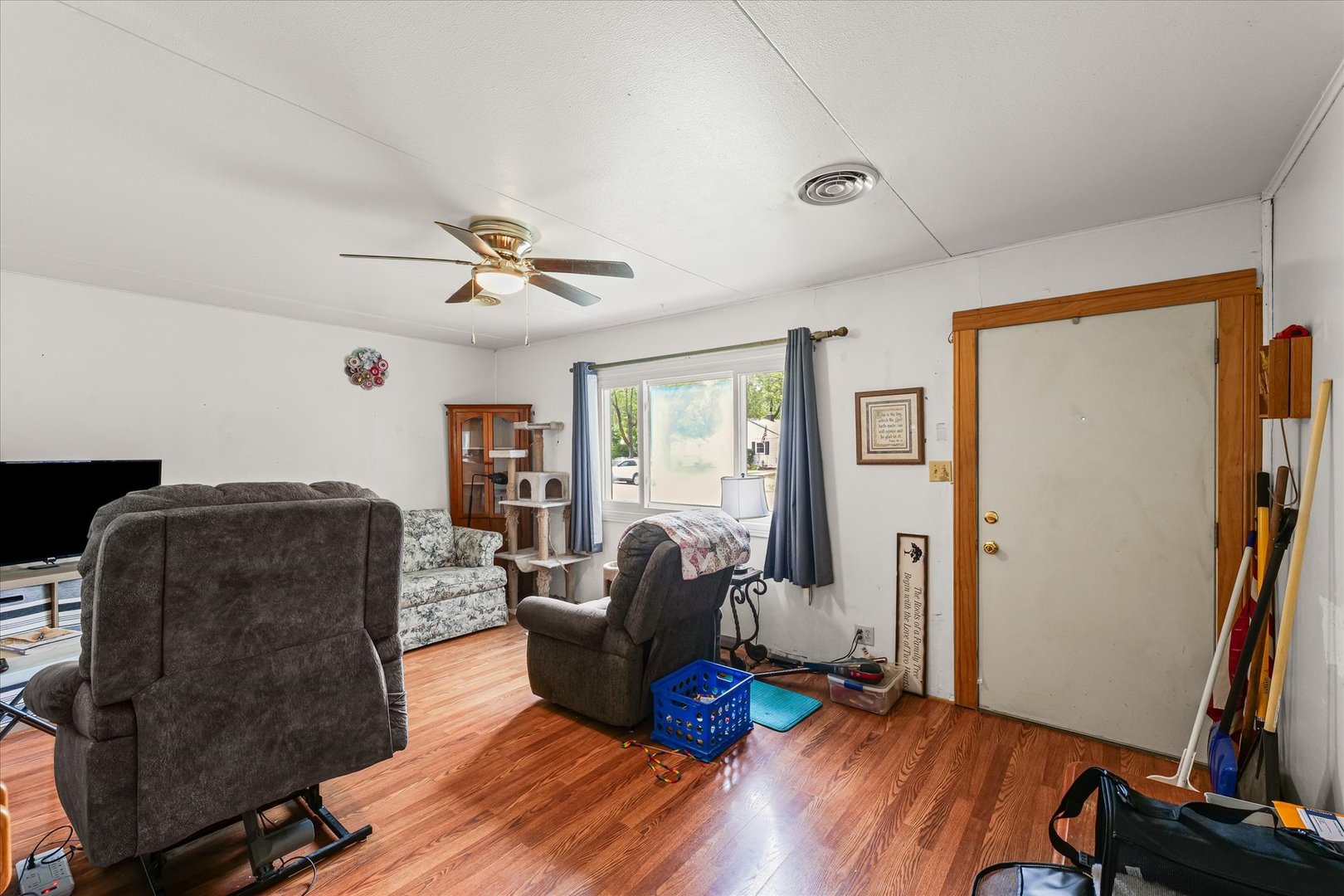1208 BEL AIRE Drive