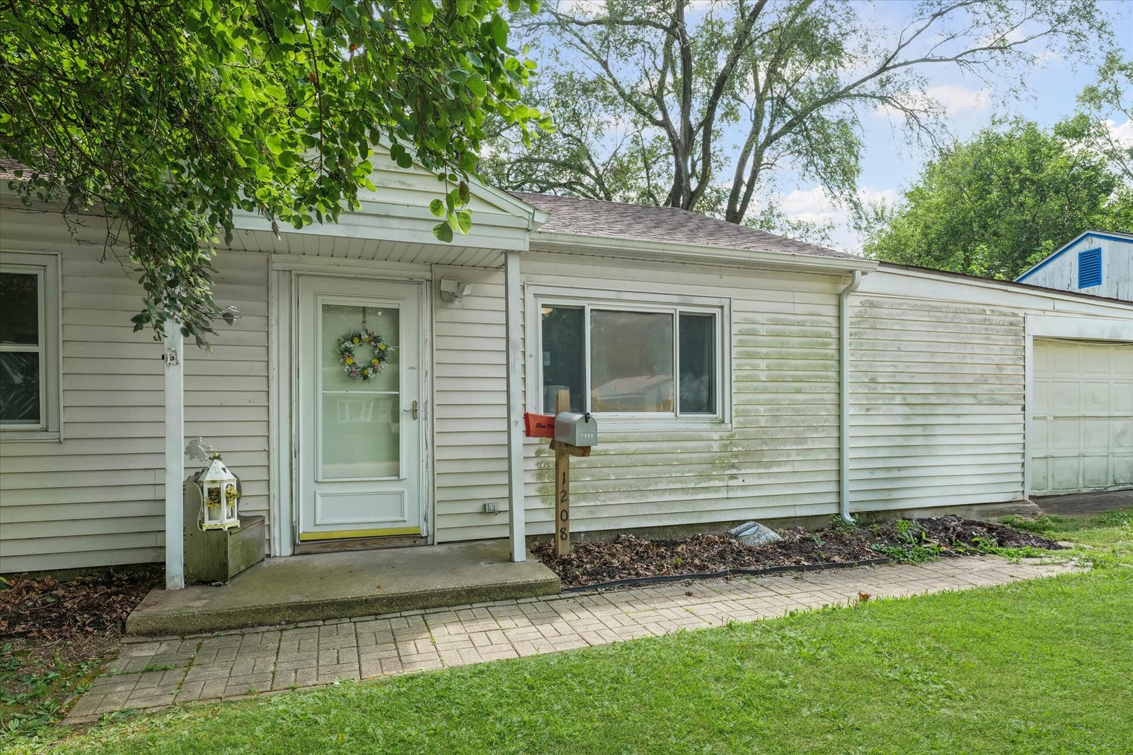 1208 BEL AIRE Drive