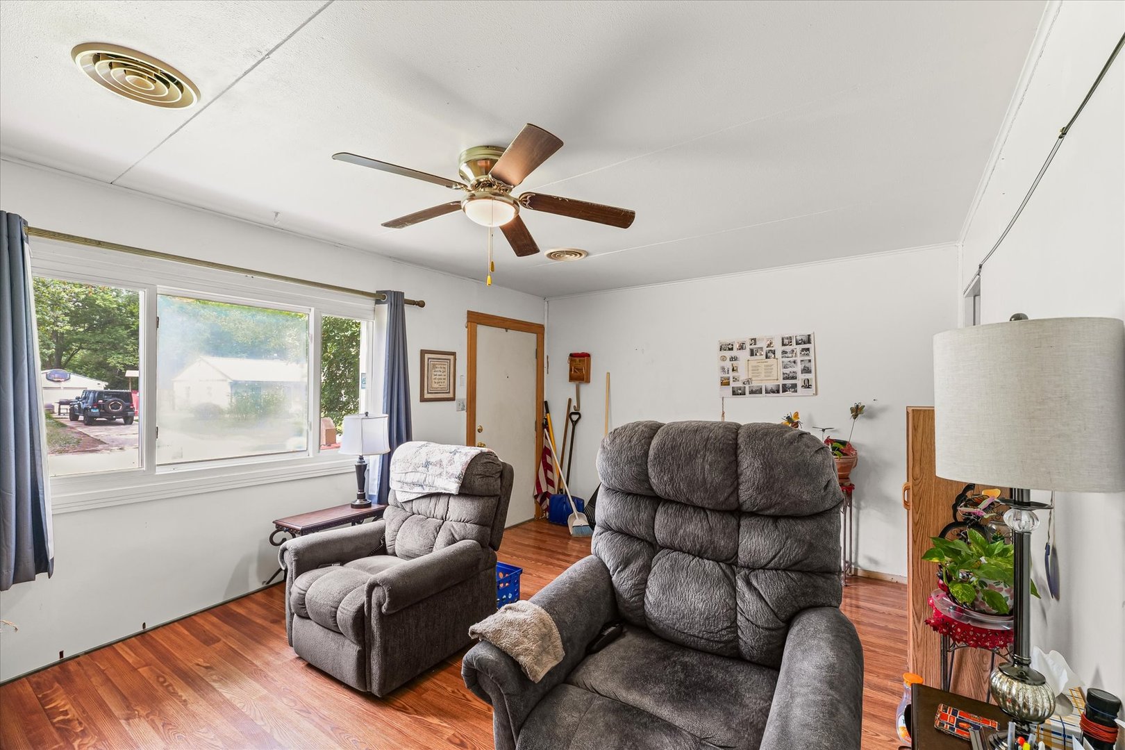 1208 BEL AIRE Drive