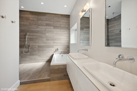 Tiny photo for 747 N Clark Street #401, Chicago, IL 60654 (MLS # 12718709)