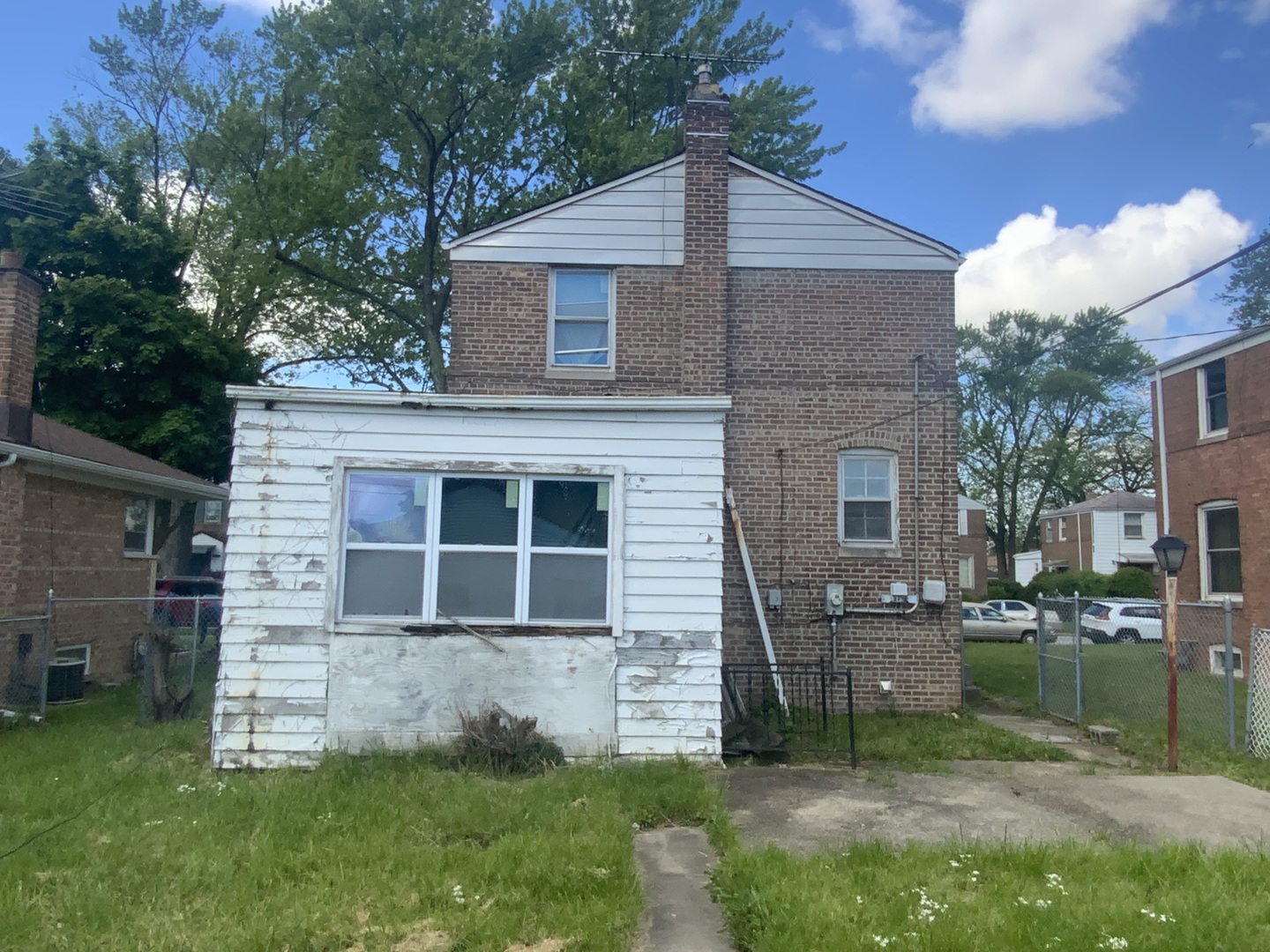 Photo 4 of 23 of 12441 S Aberdeen Street house