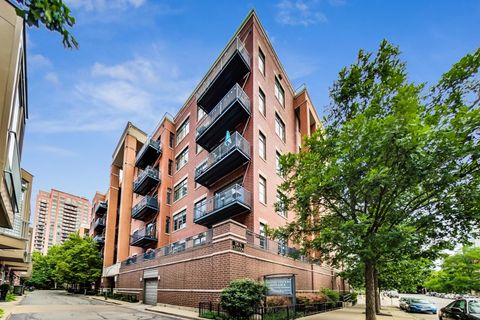 330 N Clinton Street 407 Chicago IL 60661