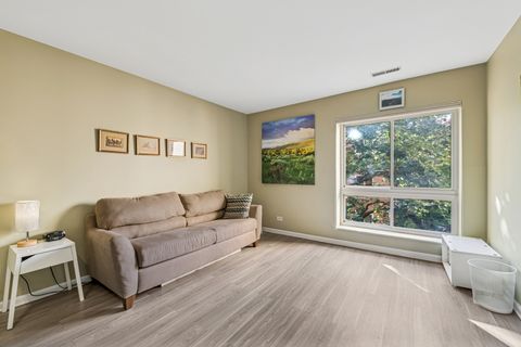 Tiny photo for 221 N Kenilworth Avenue #313, Oak Park, IL 60302 (MLS # 12476169)