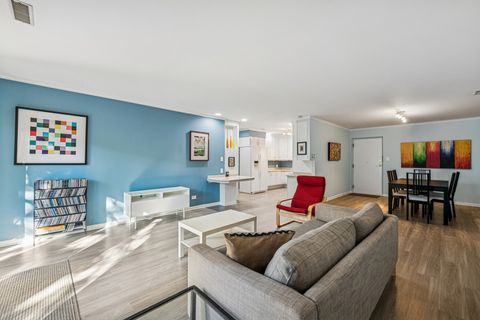 Tiny photo for 221 N Kenilworth Avenue #313, Oak Park, IL 60302 (MLS # 12476169)