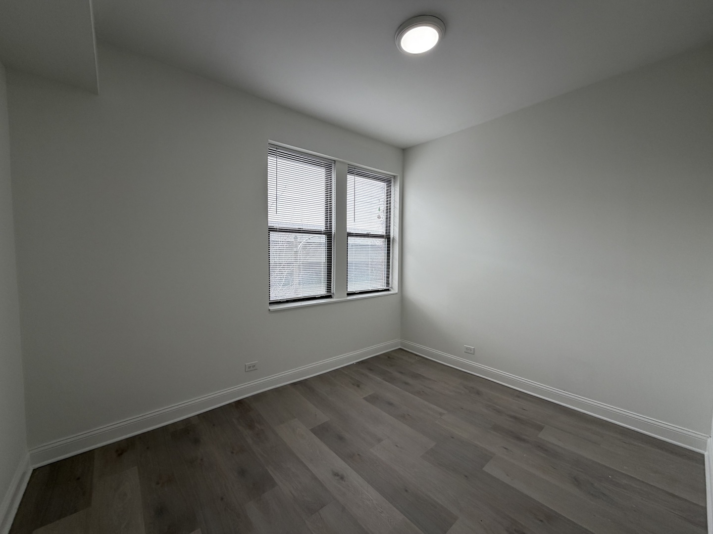 4832 N Winthrop Avenue 2W