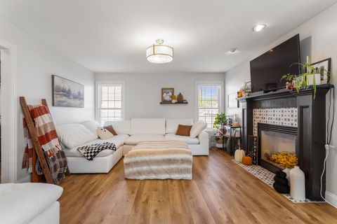 Tiny photo for 2005 Applewood Drive, Monticello, IL 61856 (MLS # 12499736)